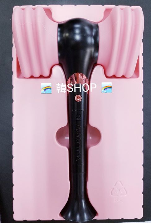 Đập hộp lightstick chính thức của BLACKPINK