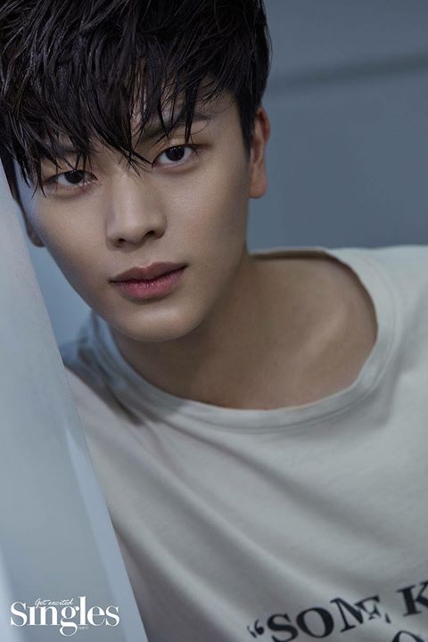 Yook Sung Jae trên tạp chí Singles số tháng 6