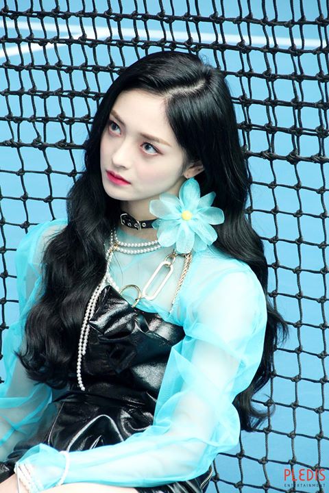 Ảnh jacket và hậu trường quay MV của PRISTIN V