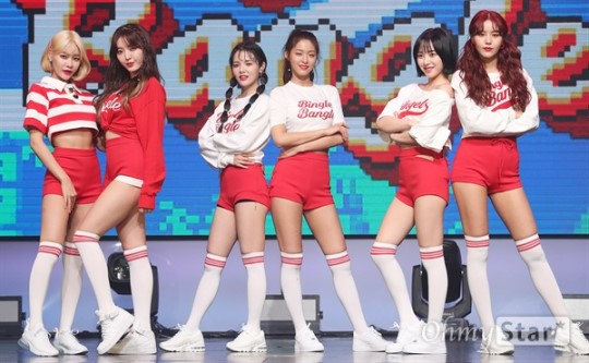 Bài báo: AOA bài hát mùa hè Bingle Bangle đạt #1 trên bảng xếp hạng số 