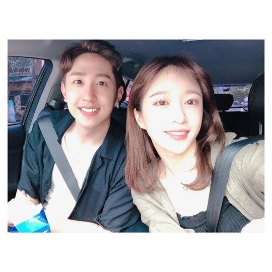 Bài báo: "Chị em ngọt ngào" EXID Hani x Ahn Tae Hwan, khuôn mặt giống nhau 