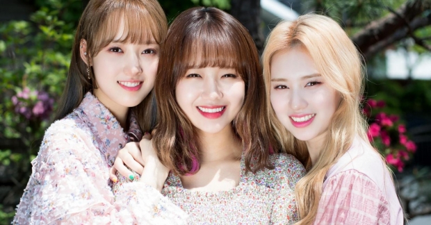 Loạt ảnh Dispatch: Yoojung, Sei, và Elly (Weki Meki) cực xinh xắn trước thềm comeback 