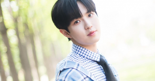 Kim Jaehwan làm việc đến mức kiệt sức, vừa nhận được cúp No.1 đã phải nhập viện khẩn cấp 