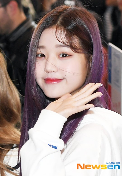 [Naver] IZ*ONE Jang Wonyoung, lời chào hỏi của búp bê