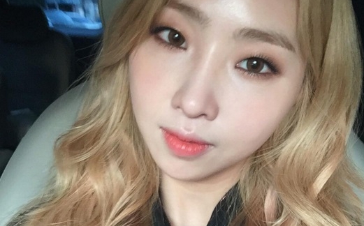 Minzy khoe tóc mới, ngày comeback solo sắp đến gần?