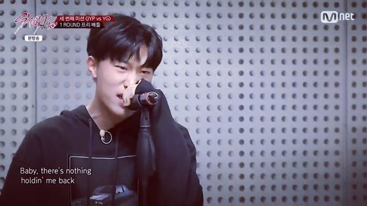 Bang Ye Dam - &lsquo;&aacute;t chủ b&agrave;i&rsquo; của YG biểu diễn ca kh&uacute;c &ldquo;There&rsquo;s Nothing Holdin&rsquo; Me Back&rdquo; (Shawn Mendes) trong trận battle với Stray Kids nh&agrave; JYP 