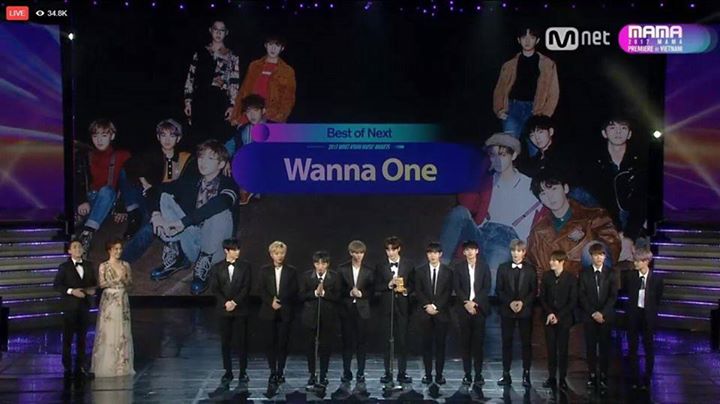 WANNA ONE nhận giải Best of Next tại MAMA 2017 Premiere in Viet Nam