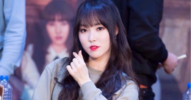 Mái tóc mới của Yuju (GFriend) khiến nhiều fan bất ngờ