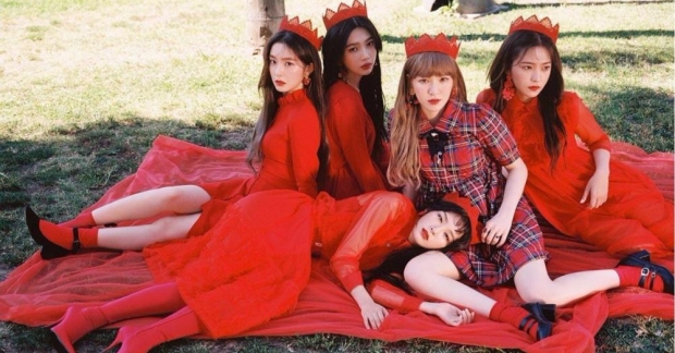 Có phải SM định hướng cho Red Velvet đi theo concept ma cà rồng?