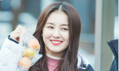 D&agrave;n idol 1999 với ngoại h&igrave;nh nổi bật trong kỳ thi đại học