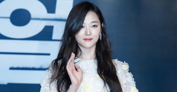 Tr&aacute;i với dự đo&aacute;n của c&ocirc;ng ch&uacute;ng, "SM sẽ tống khứ Sulli", kết quả "Họ vẫn quyết định tiếp tục gắn b&oacute; b&ecirc;n nhau"