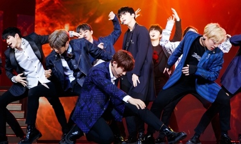  MAMA b&ugrave;ng nổ với những m&agrave;n biểu diễn s&ocirc;i động đ&atilde; tai đ&atilde; mắt