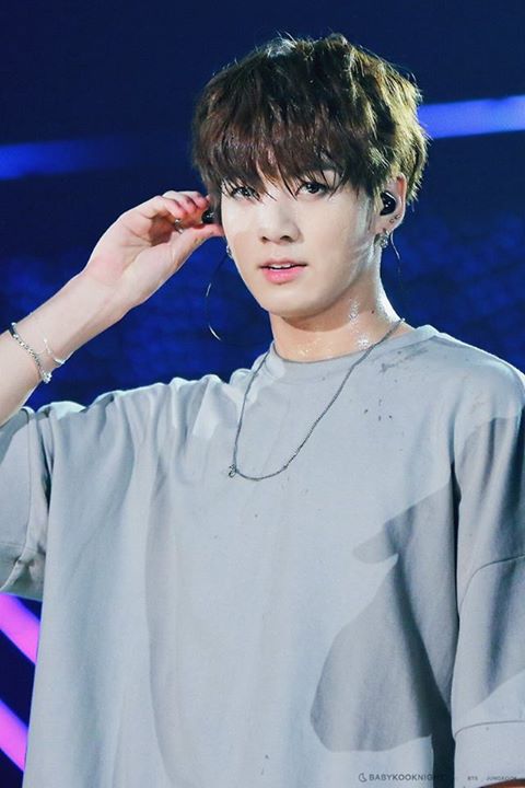 Pann: Các mẹ không thấy là visual của Bangtan Jungkook gần đây đã thay đổi à...?