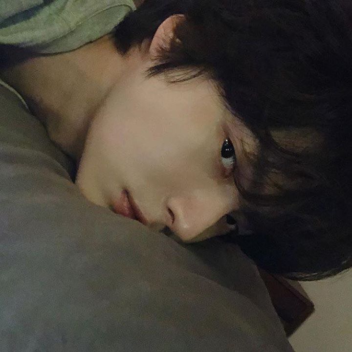 Ahn Jae Hyun đăng ảnh selca lên Instagram