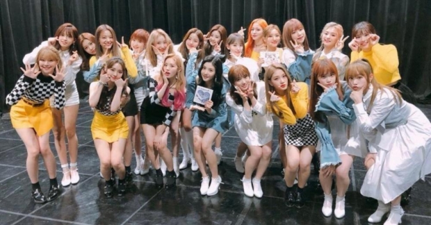 Bức ảnh thú vị: Hai girlgroup, mỗi nhóm có một 'thành viên hụt' suýt nữa ra mắt trong nhóm còn lại 