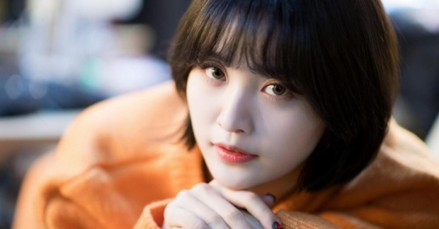 Loạt ảnh Jeonghwa (EXID) đẹp như búp bê trong buổi ký tặng album "I LOVE YOU"