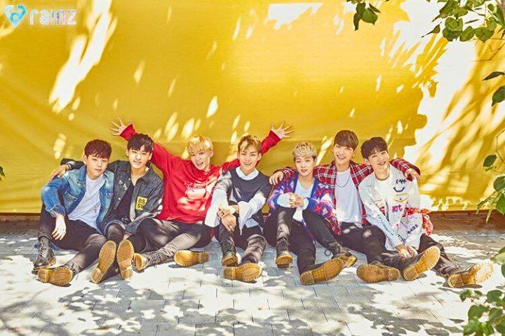 RAINZ - nh&oacute;m nhỏ bước ra từ Produce 101 m&ugrave;a 2  h&eacute; lộ ảnh concept cho mini album đầu tay &ldquo;SUNSHINE&rdquo; ph&aacute;t h&agrave;nh ng&agrave;y 12/10. Ca kh&uacute;c chủ đề &ldquo;JULIETTE&rdquo; đồng s&aacute;c t&aacute;c bởi Ryan S. Jhun, t&aacute;c giả đứng sau &ldquo;Nayana&rdquo; v&agrave; &ldquo;Super Hot&rdquo;.