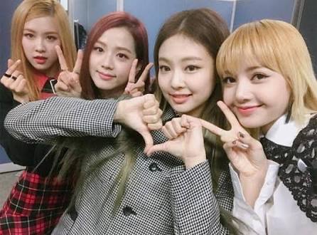 Đây chính là phiên bản gốc của "Whistle" của BLACKPINK