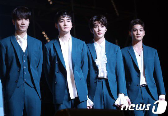 Bài báo: NU'EST W "đứng thứ nhất trên bảng xếp hạng, chuyện gì xảy ra vậy... Chúng em thấy đây là thành tựu to lớn"