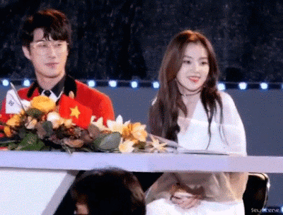 theqoo: San E bị chỉ tr&iacute;ch v&igrave; h&agrave;nh động bất lịch sự với Irene