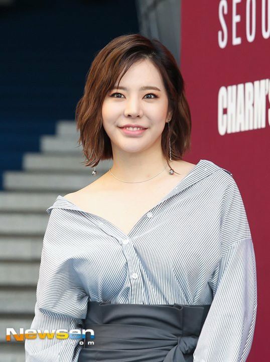 Bài báo: SNSD Sunny "vai trần"