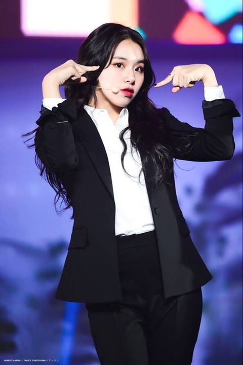 Pann: Twice Chaeyoung làm sao vậy?