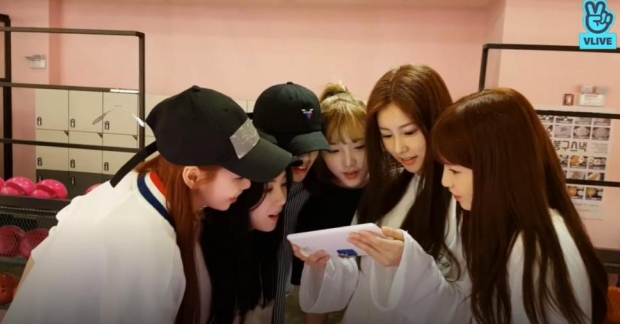 Nhân dịp sinh nhật Ye Na, các thành viên IZONE rủ nhau đi đấu bowling 