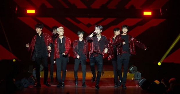 Concert thành công rực rỡ của iKON tại Malaysia: "Mong rằng chúng ta hãy đi trên con đường hoa hạnh phúc"