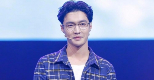 Liên tiếp "thất bại trong xếp lịch trình với EXO" nhưng Knet lại phát hiện Lay bí mật quay MV comeback solo