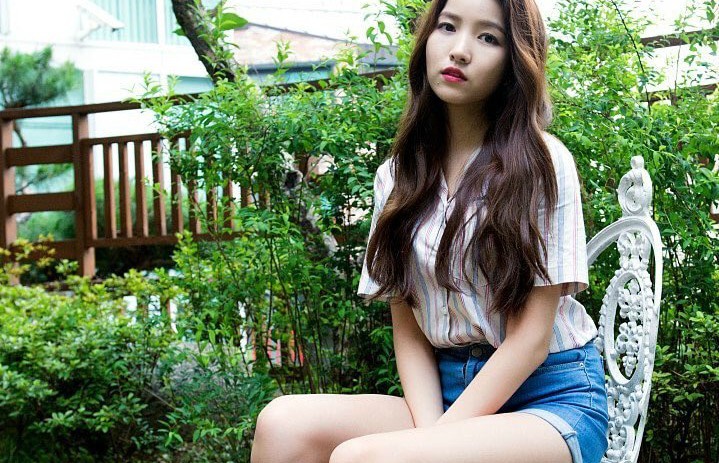 Hình ảnh mới nhất  Sowon của GFRIEND chứng minh cô ấy sở hữu đôi chân dài nhất trong K-pop