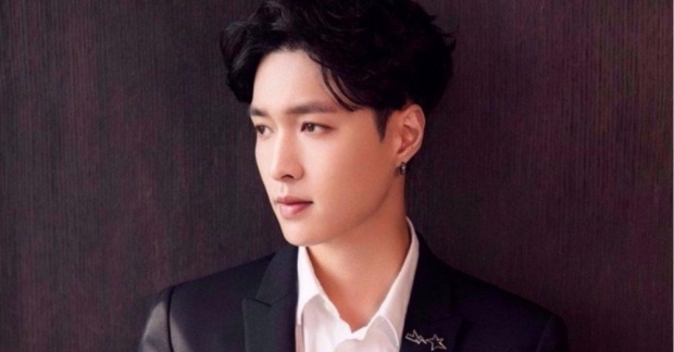 Lay (EXO) bị khởi kiện vì...quỵt tiền vé máy bay