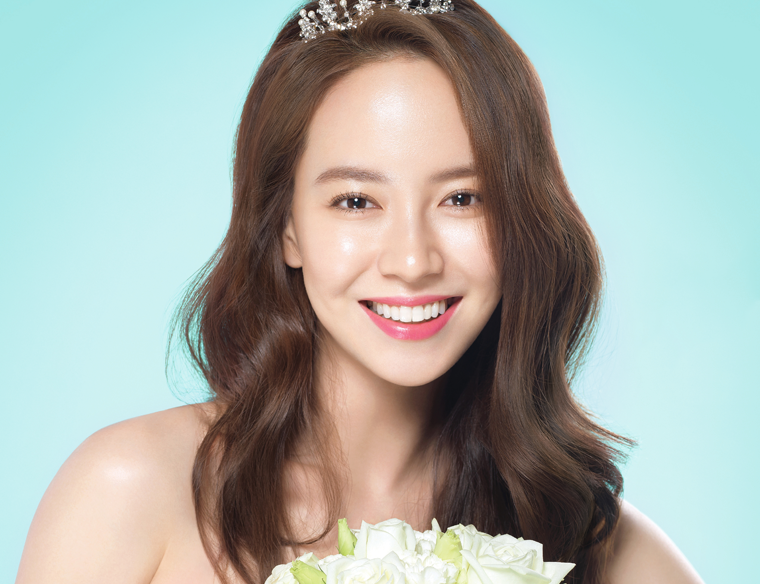 Song Ji Hyo khoe vẻ gợi cảm trong những bức hình mới nhất