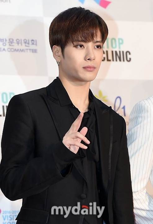 Bài báo: GOT7 Jackson ngừng các hoạt động tại Nhật... "Lịch trình sắp tới sẽ chỉ còn 6 thành viên" 