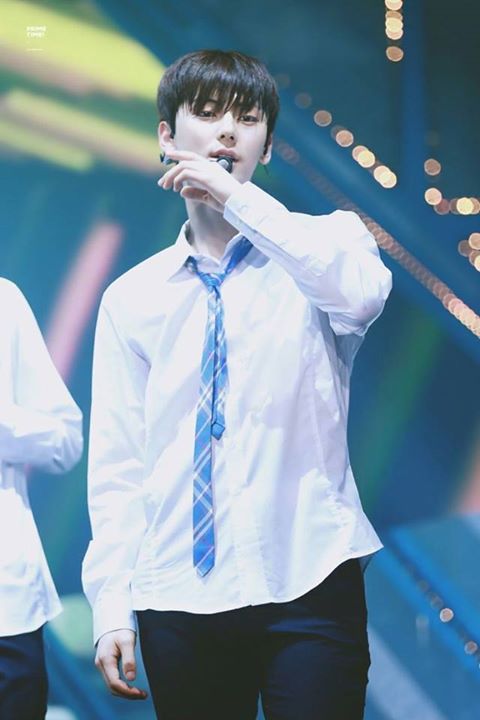 Pann: Chia sẻ ảnh idol nam mặc &aacute;o trắng của c&aacute;c cậu đi n&agrave;o... ㅎ