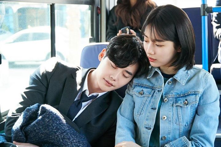 Bài báo: Tập mở đầu của While you were sleeping Lee Jong Suk ♥ Suzy, chemistry thỏa mãn sự mong đợi