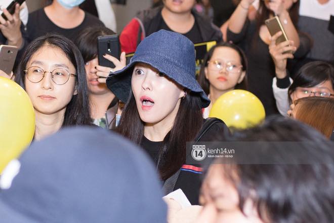 Hyomin hoảng hốt khi bị fan “bao vây” ở sân bay Tân Sơn Nhất dù hạ cánh lúc nửa đêm