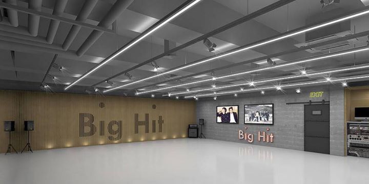 Big Hit vừa mở rộng văn phòng công ty bằng cách thuê thêm 3 tầng trong 1 toà nhà ở khu Samseong-dong, quận Gangnam để luyện giọng và vũ đạo, cùng các hoạt động khác để hỗ trợ BTS và toàn thể công ty.