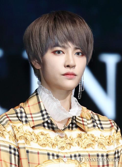 Miya (1993), thành viên người Nhật của nhóm nữ mới GWSN phát biểu tại showcase debut: “f(x) Amber là hình mẫu của tôi.”