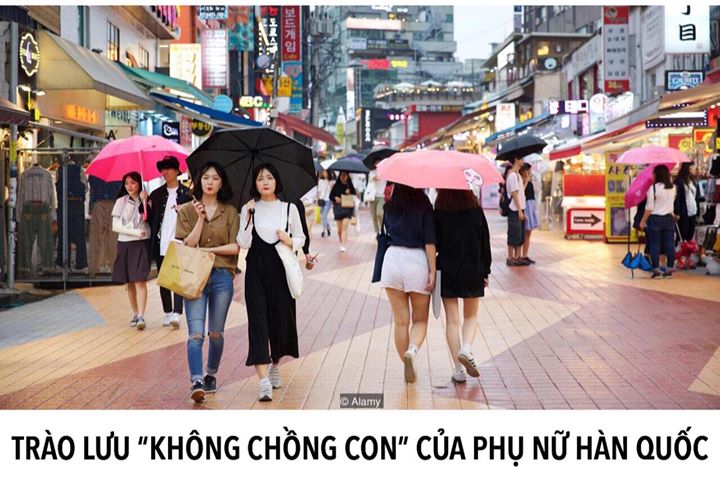 Ngày càng nhiều phụ nữ Hàn Quốc lựa chọn không lấy chồng, không sinh con, thậm chí không yêu đương. Nhiều chuyên gia cho rằng với tình trạng tỷ lệ sinh ở Hàn Quốc đang ở mức thấp nhất thế giới như hiện nay, dân số quốc gia Đông Á này sẽ bắt đầu sụt giảm n