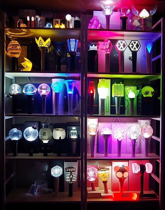 Tủ sưu tập lightstick của 1 fan K-Pop