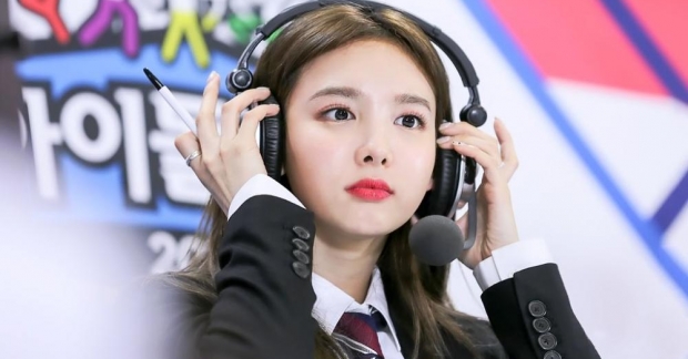 Chỉ một hành động đơn giản này mà Nayeon (TWICE) đã khiến cư dân mạng phát cuồng vì quá sức đáng yêu 