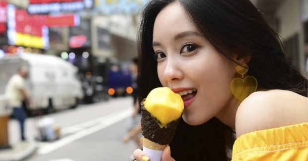 Loạt ảnh của Hyomin (cựu thành viên T-ara) tại hậu trường "Mango": Thật là vàng tươi
