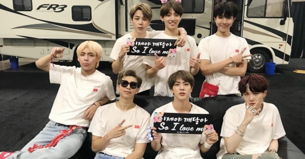 BTS "náo động" cả thành phố Fort Worth (Mỹ): Vé chợ đen giá 2000 USD "cắt cổ" cũng bán sạch