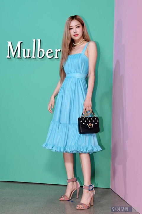 Bài báo: Black Pink Rose 'mặc đồ đẹp hơn bất cứ người mẫu nào~'