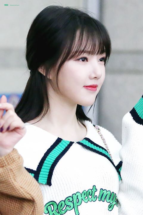 Pann: Vũ đạo quân đội của GFriend Yerin, trung sĩ với cái ghế