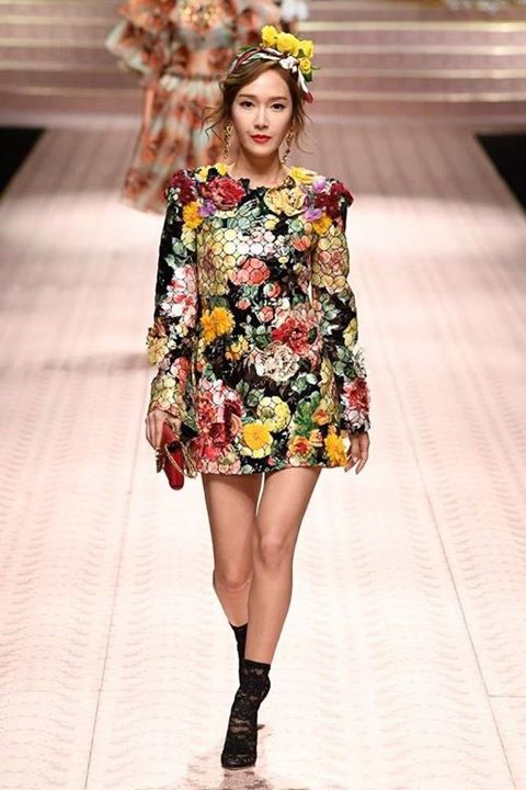 Theqoo: Jessica xuất hiện trong show Xuân Hè 2019 của Dolce & Gabbana 